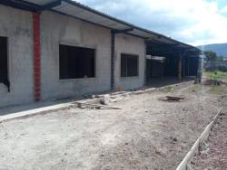 ARRIENDO TERRENO CON GALPÓN EN VALLE DE LOS CHILLOS 2200m2