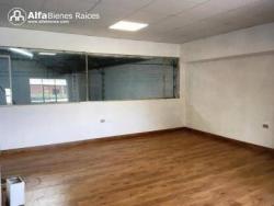 EXCELENTE BODEGA EN ALQUILER 510M2 CON OFICINA - QUITO.