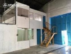 EXCELENTE BODEGA EN ALQUILER 510M2 CON OFICINA - QUITO.
