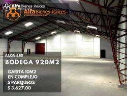 ALQUILER DE BODEGA EN COMPLEJO 920M2 - NORTE DE QUITO.