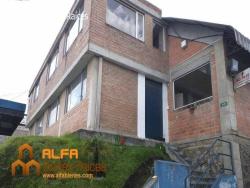 Se alquila excelente bodega con oficina - Quito 1500m2.