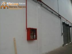 Se alquila bodega 2500m2 - Norte de Quito - En Complejo