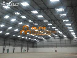 Se alquila bodega 2500m2 - Norte de Quito - En Complejo