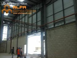 Se alquila bodega 4000m2 - Norte de Quito - En Complejo