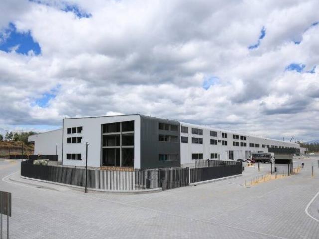 Bodega en alquiler 2000² -En Centro logístico - Quito