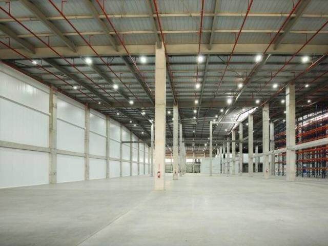 Bodega en alquiler 3000² -En Centro logístico - Quito
