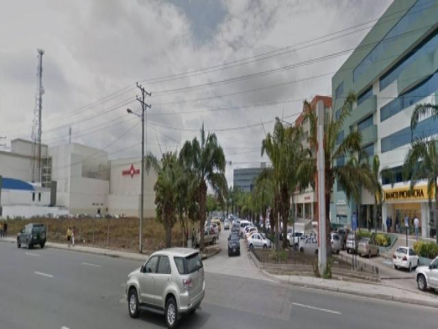 Venta terreno comercial 1975m2 - Vía a Samborondón.