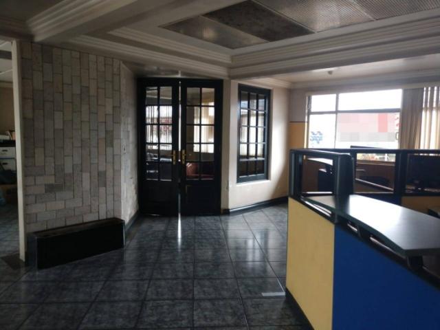 VENTA OFICINALOCAL 150M2- Dentro de centro Comercial en CEN