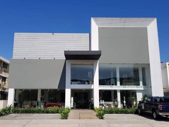ALQUILERVENTA LOCAL COMERCIAL 829M2 con Sala de exhibición-