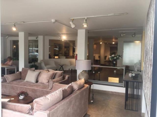 ALQUILERVENTA LOCAL COMERCIAL 829M2 con Sala de exhibición-