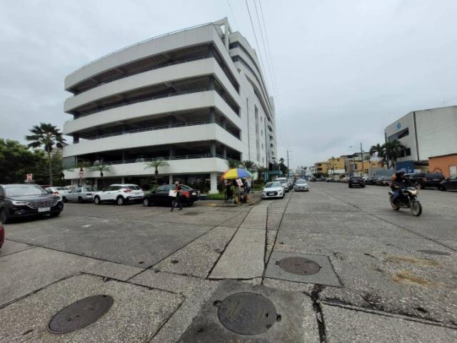 En alquiler/Venta Local 140mts Planta Baja, Edif. Torres del