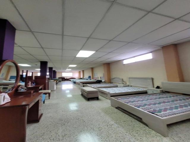 Edificio en venta 1500m2 constr. - Calle Cuenca, Centro de G