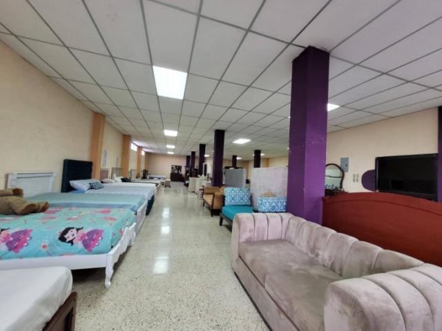 Edificio en venta 1500m2 constr. - Calle Cuenca, Centro de G
