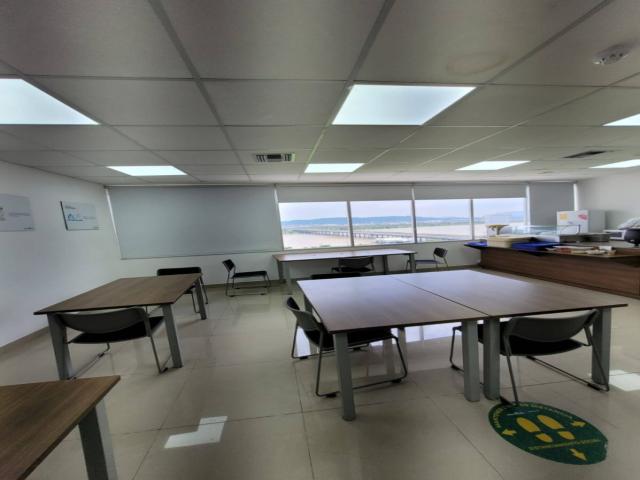 En alquiler oficina 49m2- Centro Empresarial Av León F Co