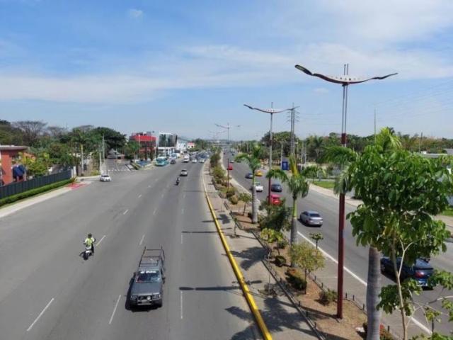 Terreno comercial en venta 1206m2 Esquinero,Vía a Samborondó