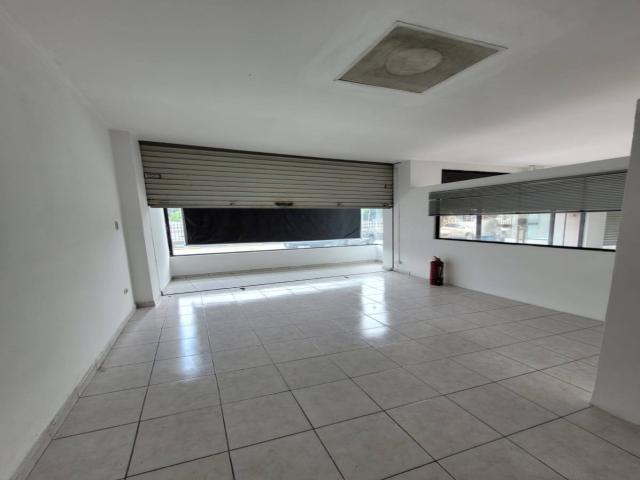 Alquiler Local Comercial 225m2-Av. Juan Tanca Marengo y Av. 