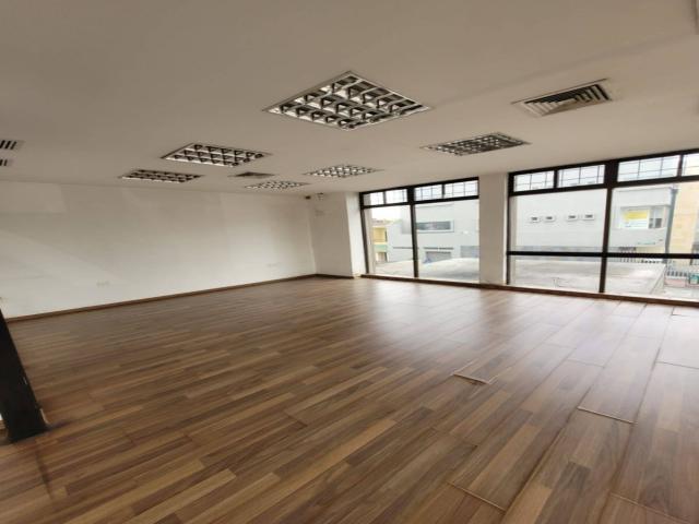 Alquiler local 250m2-Edificio Comercial Av 9 de Octubre- C