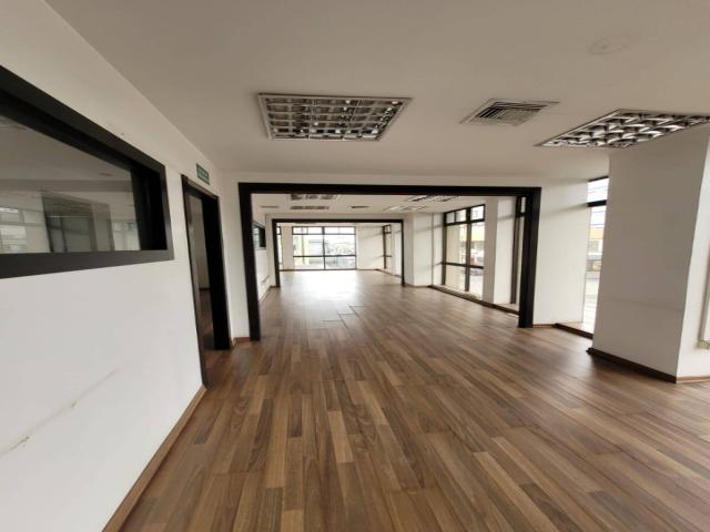 Alquiler local 250m2-Edificio Comercial Av 9 de Octubre- C