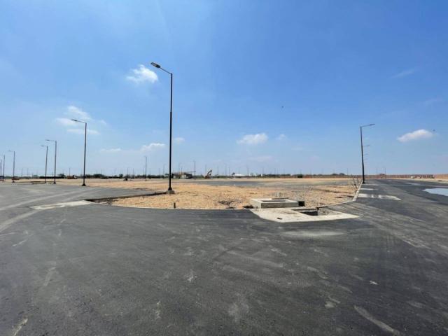 Terrenos comerciales en venta 576m² - En complejo - Vía Durá