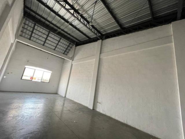En alquiler Local 60m² -Dentro de Parque Industrial - Via a 